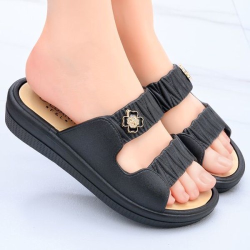 Women Outdoor Slippers with Thick Soles
